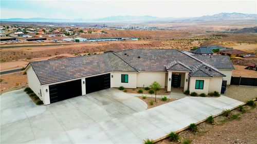 2925 Sinyala Canyon Dr, Bullhead City, AZ, 86429-7988 | Card Image
