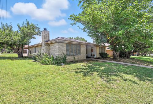 537 Crowley Rd, Arlington, TX, 76012-3413 | Card Image