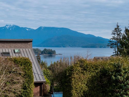 170 Pike Rd, Gibsons, BC, V0N1V6 | Card Image