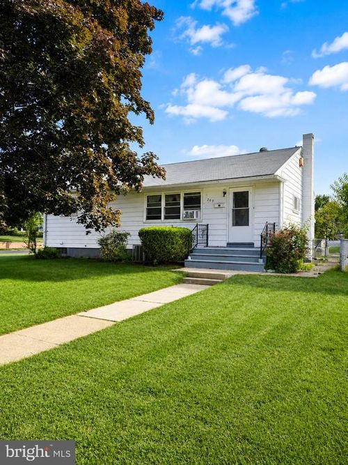 203 Bailey Ave, MAPLE SHADE, NJ, 08052-1701 | Card Image