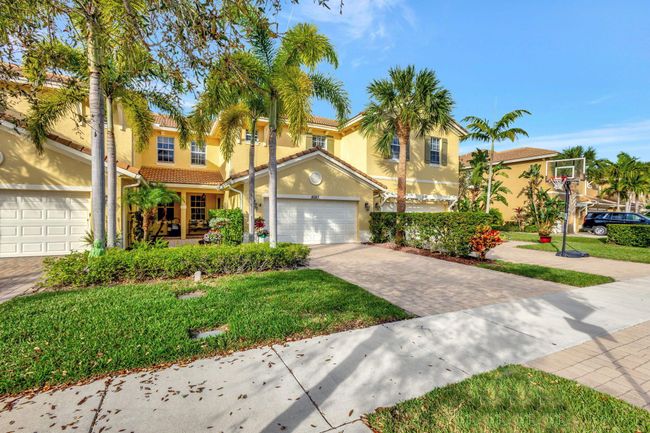 5087 Dulce Ct, Condo with 3 bedrooms, 3 bathrooms and null parking in Palm Beach Gardens FL | Image 4