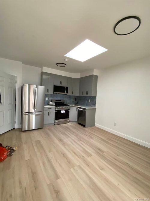 apt-2-855 Wyckoff Ave, Ridgewood, NY, 11385-4737 | Card Image