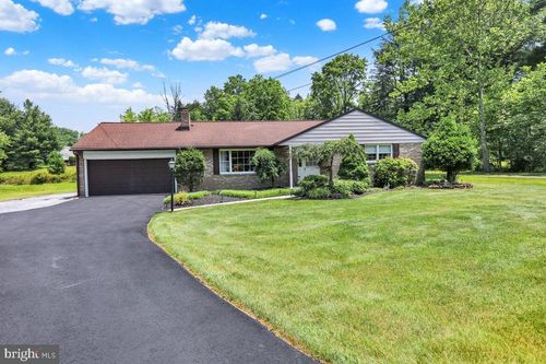 565 Shelbourne Rd, READING, PA, 19606-9532 | Card Image