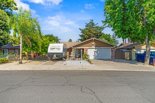 212 Hubert Dr, Modesto, CA, 95354-3315 | Card Image