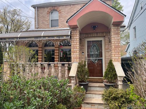 114 208th St, Cambria Heights, NY, 11411-1005 | Card Image