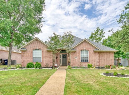 3102 Pleasant Forest Dr, College Station, TX, 77845-5042 | Card Image