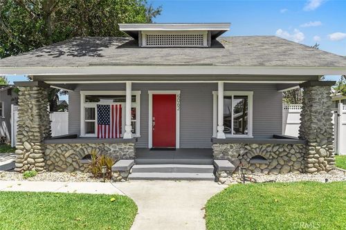 5062 Center, Chino, CA, 91710 | Card Image