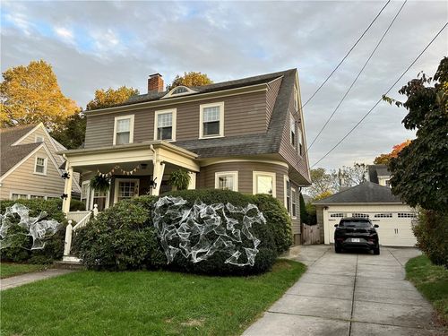 172 Bluff Ave, Cranston, RI, 02905-3727 | Card Image