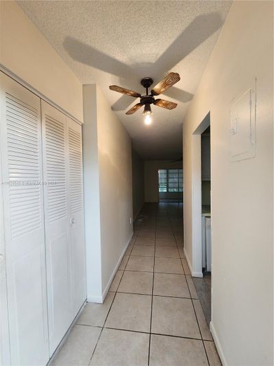 410 - 5000 Nw 36th St, Condo with 2 bedrooms, 2 bathrooms and null parking in Lauderdale Lakes FL | Image 2