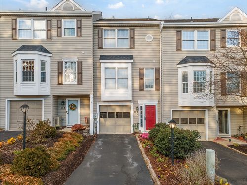 140 Westbrooke Ln, Coraopolis, PA, 15108-9139 | Card Image