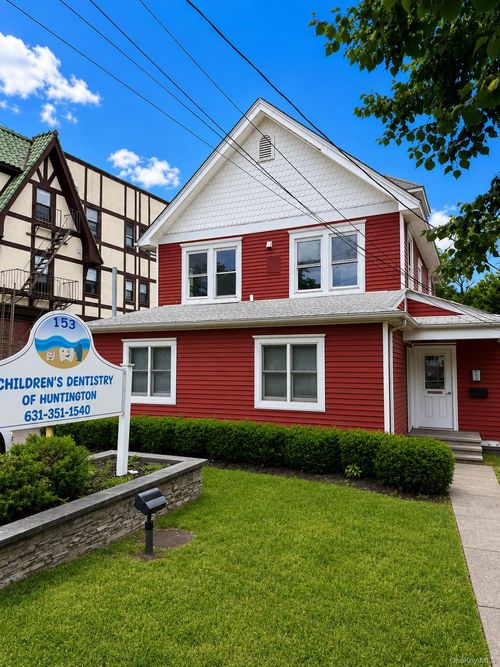 153 Main St, Huntington, NY, 11743-6905 | Card Image