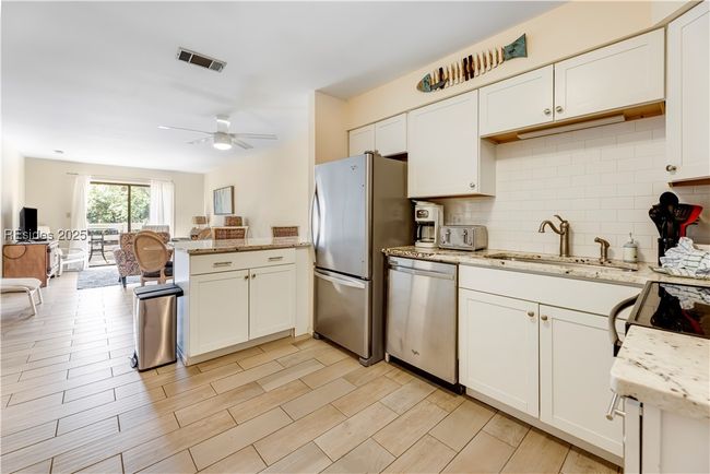 APT-17H - 45 Folly Field Rd, Condo with 2 bedrooms, 2 bathrooms and null parking in Hilton Head Island SC | Image 5