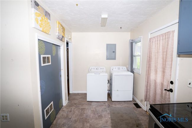 1702 Hopkins St, House other with 3 bedrooms, 1 bathrooms and 1 parking in Defiance OH | Image 16