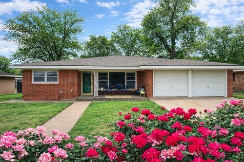 2804 33rd St, Snyder, TX, 79549-4416 | Card Image