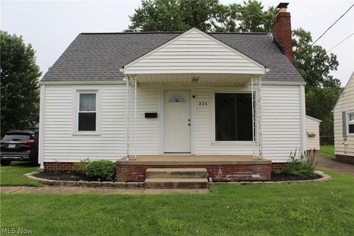 224 Pennsylvania Ave, Louisville, OH, 44641-1122 | Card Image