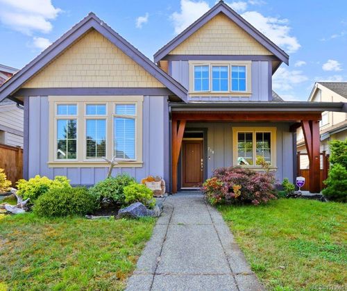 {{alt}} | Card Image