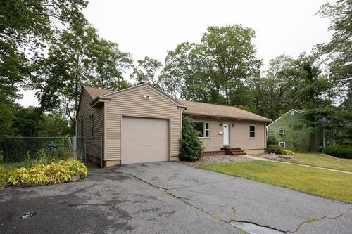 9 Cyr Dr, Lawrence, MA, 01843-2401 | Card Image