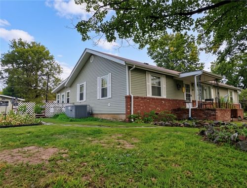 2147 E Laurel St, Joplin, MO, 64801-1334 | Card Image