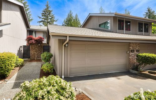 130 141st Pl Ne, Bellevue, WA, 98007-6912 | Card Image