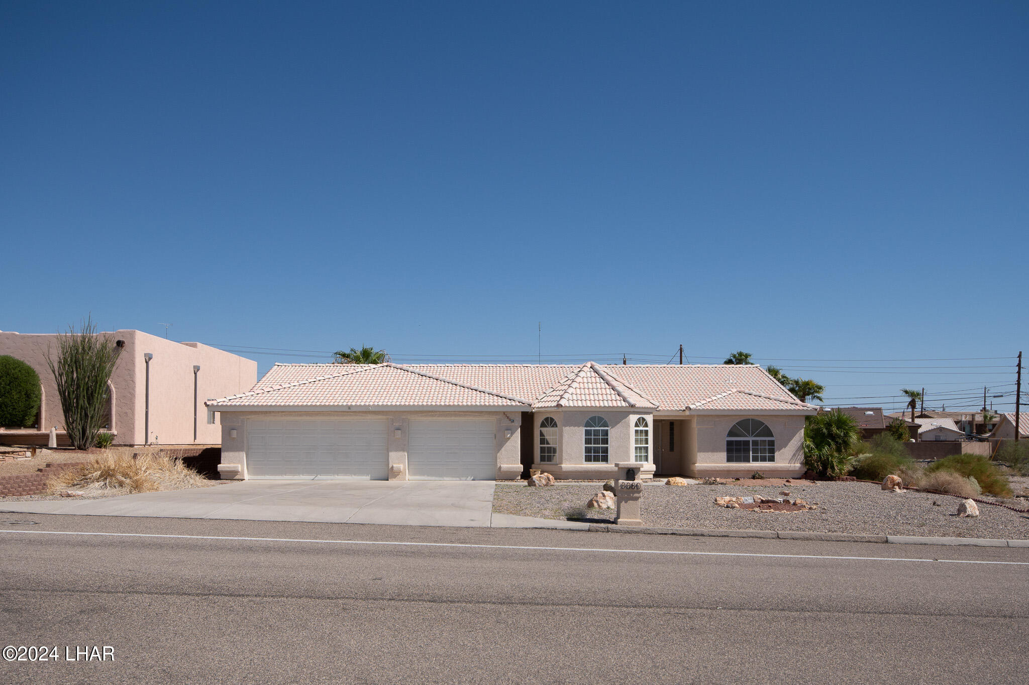 Jamaica Blvd, Lake Havasu City, AZ 86406