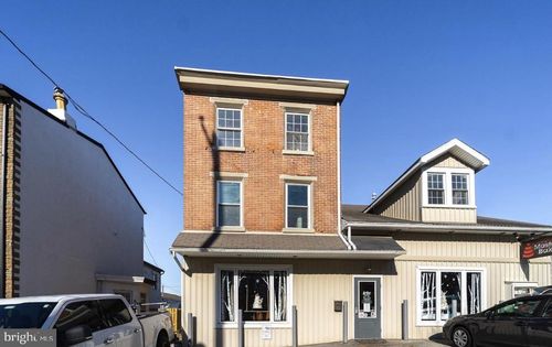 321 W Gay St, WEST CHESTER, PA, 19380-2818 | Card Image