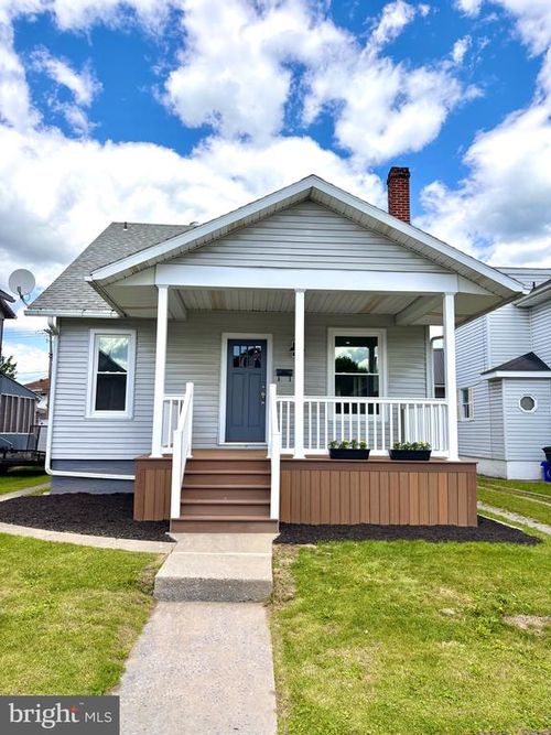 515 S Wayne St, LEWISTOWN, PA, 17044-2340 | Card Image