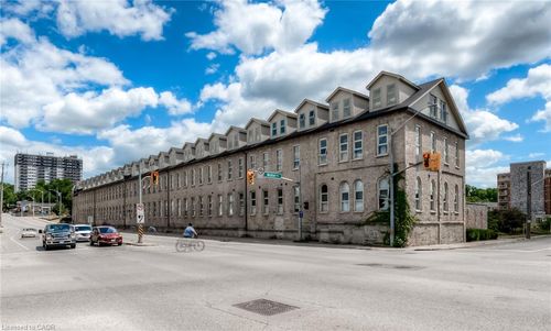 110-25 Concession St, Cambridge, ON, N1R2G6 | Card Image