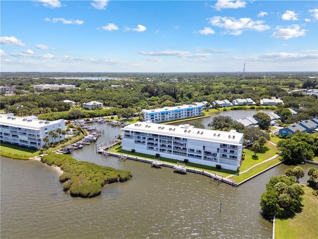 6039 - 6039 River Run Dr, House attached with 2 bedrooms, 2 bathrooms and null parking in Sebastian FL | Image 28