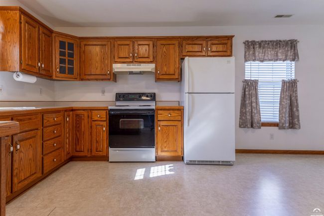 1306 S Raintree Dr, House other with 3 bedrooms, 2 bathrooms and null parking in Tonganoxie KS | Image 6