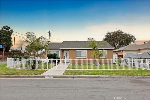 8740 Byers St, Downey, CA, 90242-2607 | Card Image