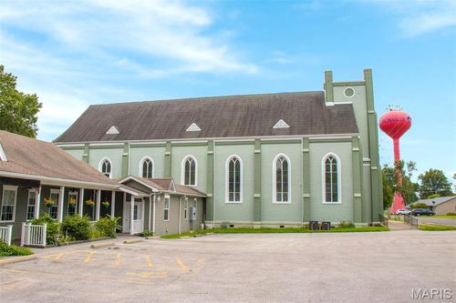 531 S West St, Carlinville, IL, 62626-2107 | Card Image