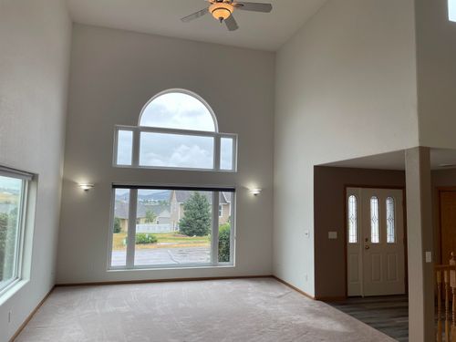 633 Maple Dr, Spearfish, SD, 57783-3238 | Card Image