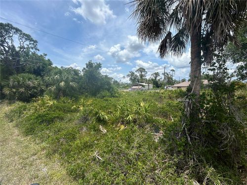 17232 Waldrun Ave, Port Charlotte, FL, 33948-1543 | Card Image