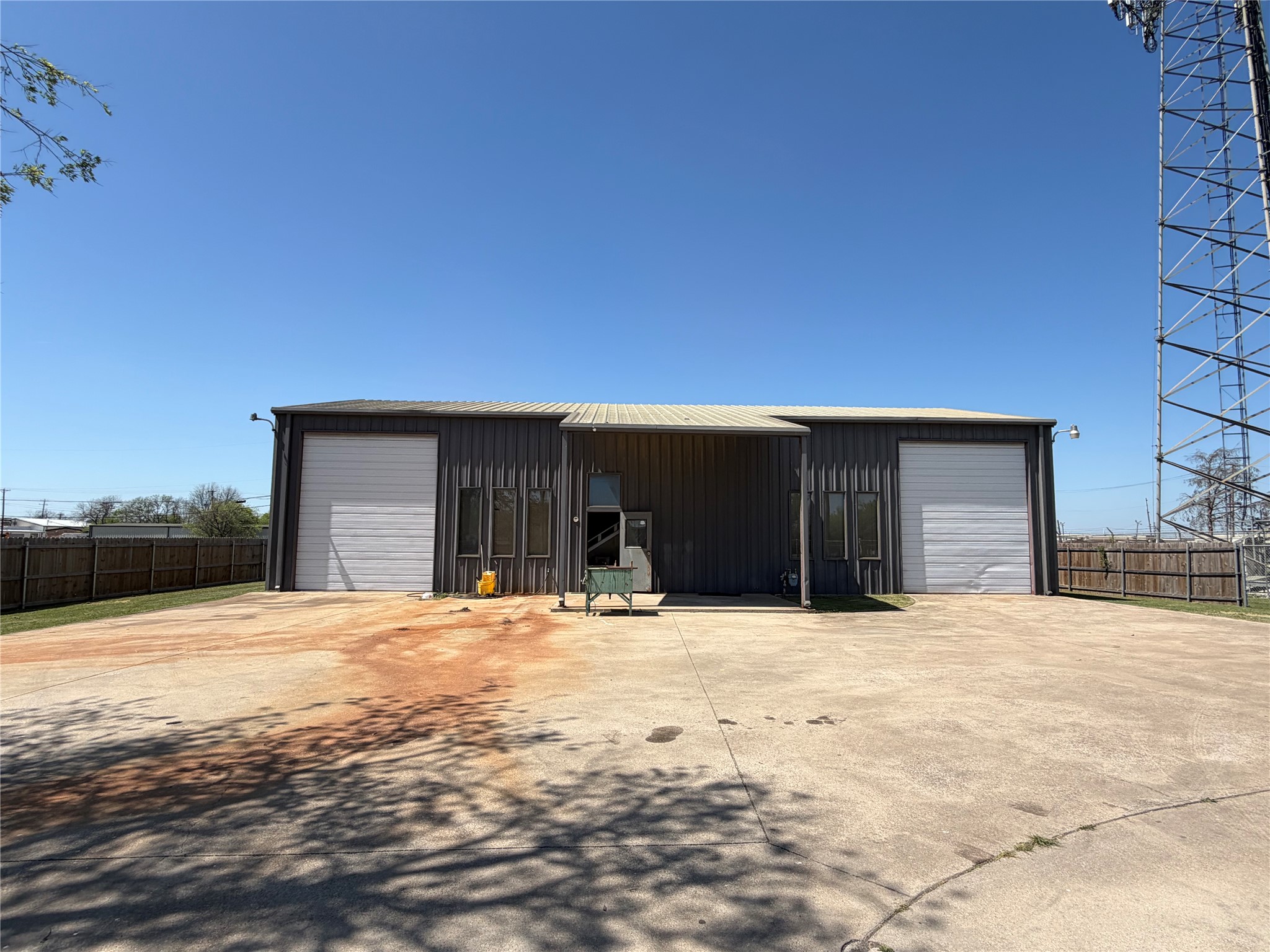 Commercial Sale in Crowley