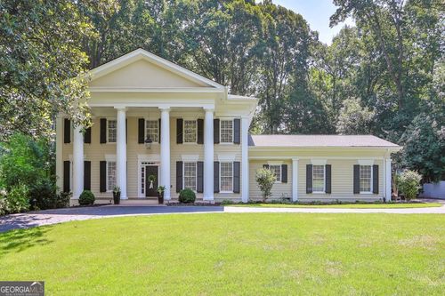 575 Valley Hall Dr, Sandy Springs, GA, 30350-4633 | Card Image