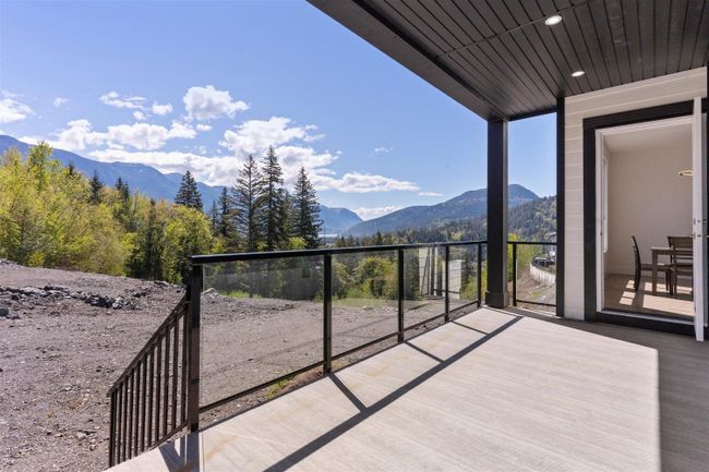 46164 Crestview Drive, House other with 7 bedrooms, 5 bathrooms and 4 parking in Chilliwack BC | Image 14