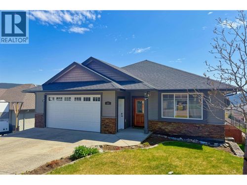 324 Mandarino Place, Williams Lake, BC, V2G5J1 | Card Image