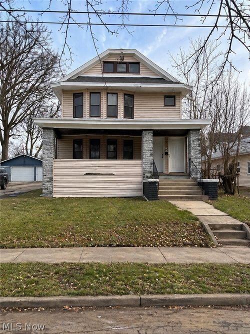 908 Work Dr, Akron, OH, 44320-2255 | Card Image