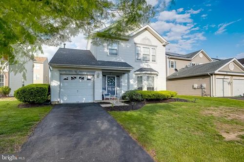 41 Arrowhead Dr, BURLINGTON, NJ, 08016-3946 | Card Image