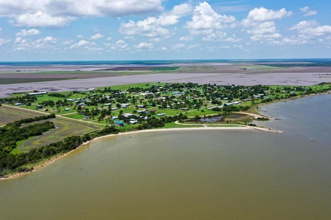 704 Hwy 239, Home with 0 bedrooms, 0 bathrooms and null parking in Austwell TX | Image 39