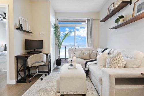 705-9560 Markham Rd, Markham, ON, L6E0T9 | Card Image