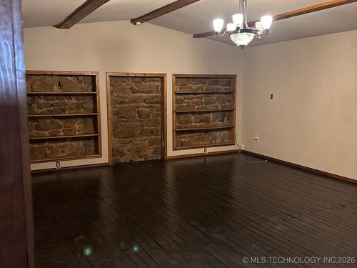 120 N Main St, Yale, OK, 74085-2508 | Card Image