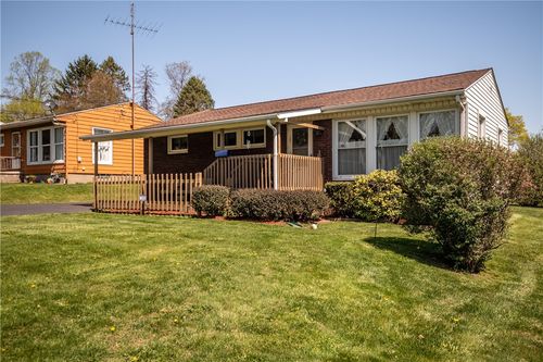 105 Beechwood Ave, Wheatland, PA, 16161-1304 | Card Image