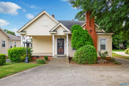 713 Blount Avenue, Guntersville, AL, 35976 | Card Image