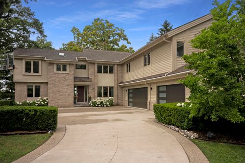 2380 Galaxy Way, Lake Orion, MI, 48360-1917 | Card Image