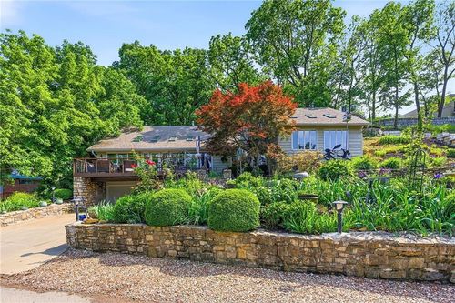 139 Lakeshore Dr S, Lake Quivira, KS, 66217-8516 | Card Image