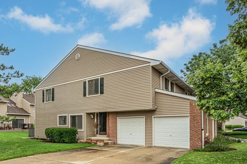 31-136 Windwood Ct, Buffalo Grove, IL, 60089-1587 | Card Image