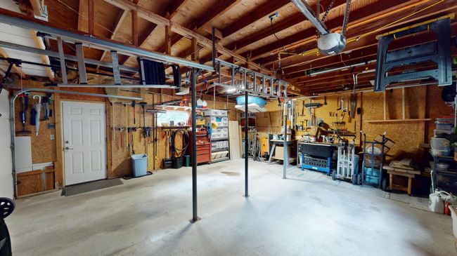 Garage | Image 47