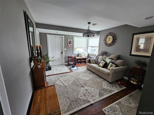 8889 Anchor Bay Dr, Clay, MI, 48001-3513 | Card Image