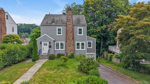 42 Stratford Rd, Scarsdale, NY, 10583-4935 | Card Image
